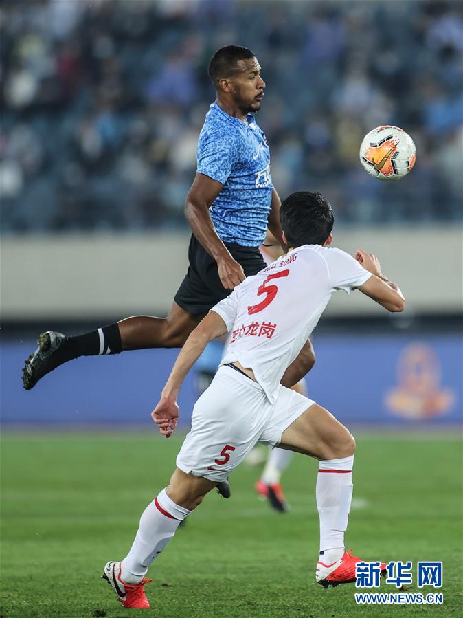 深圳球队迎来大连队挑战，千里迢迢壮志凌云